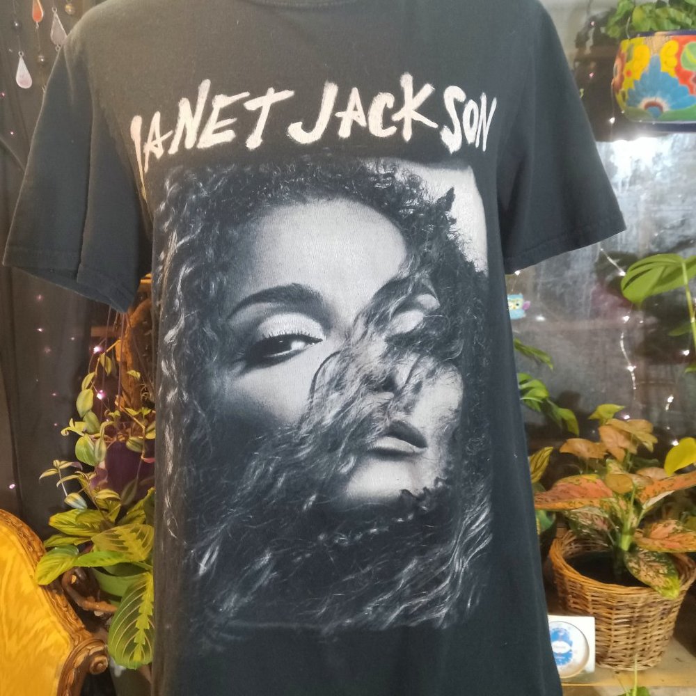 Janet Jackson 2017 tour shirt